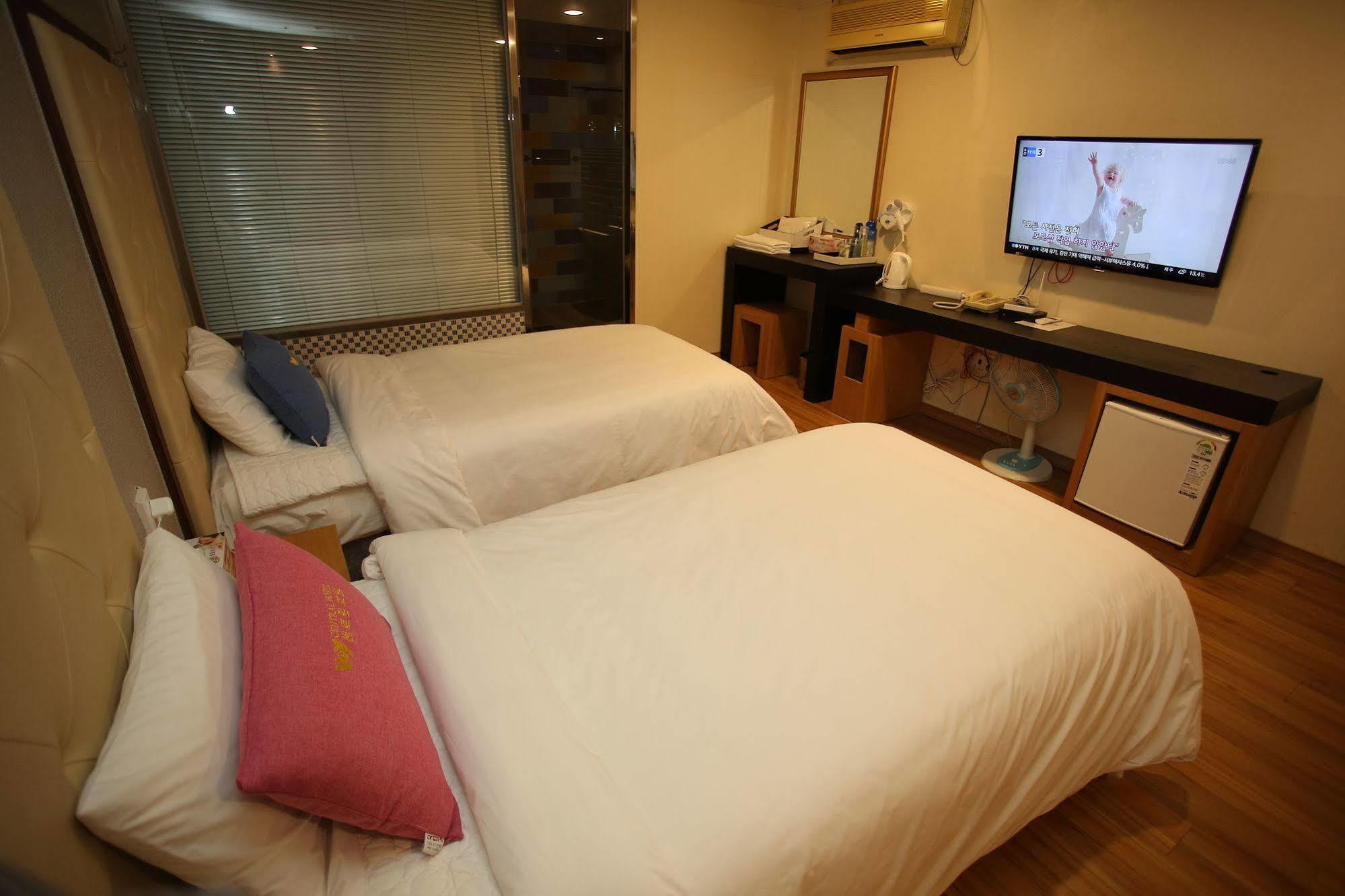 Central Hotel Changwon Exterior foto