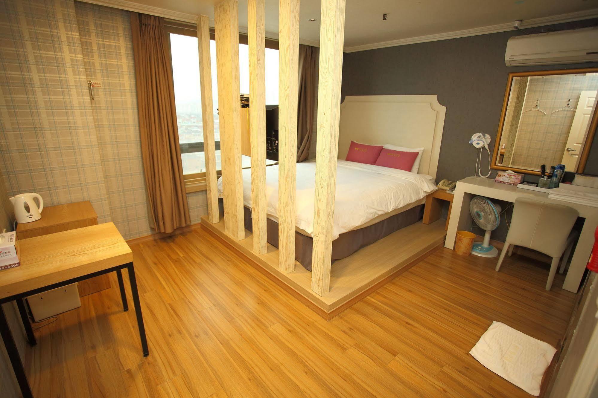 Central Hotel Changwon Exterior foto