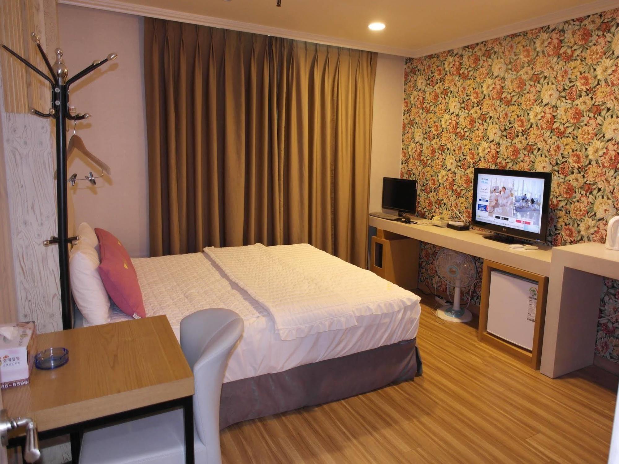 Central Hotel Changwon Exterior foto